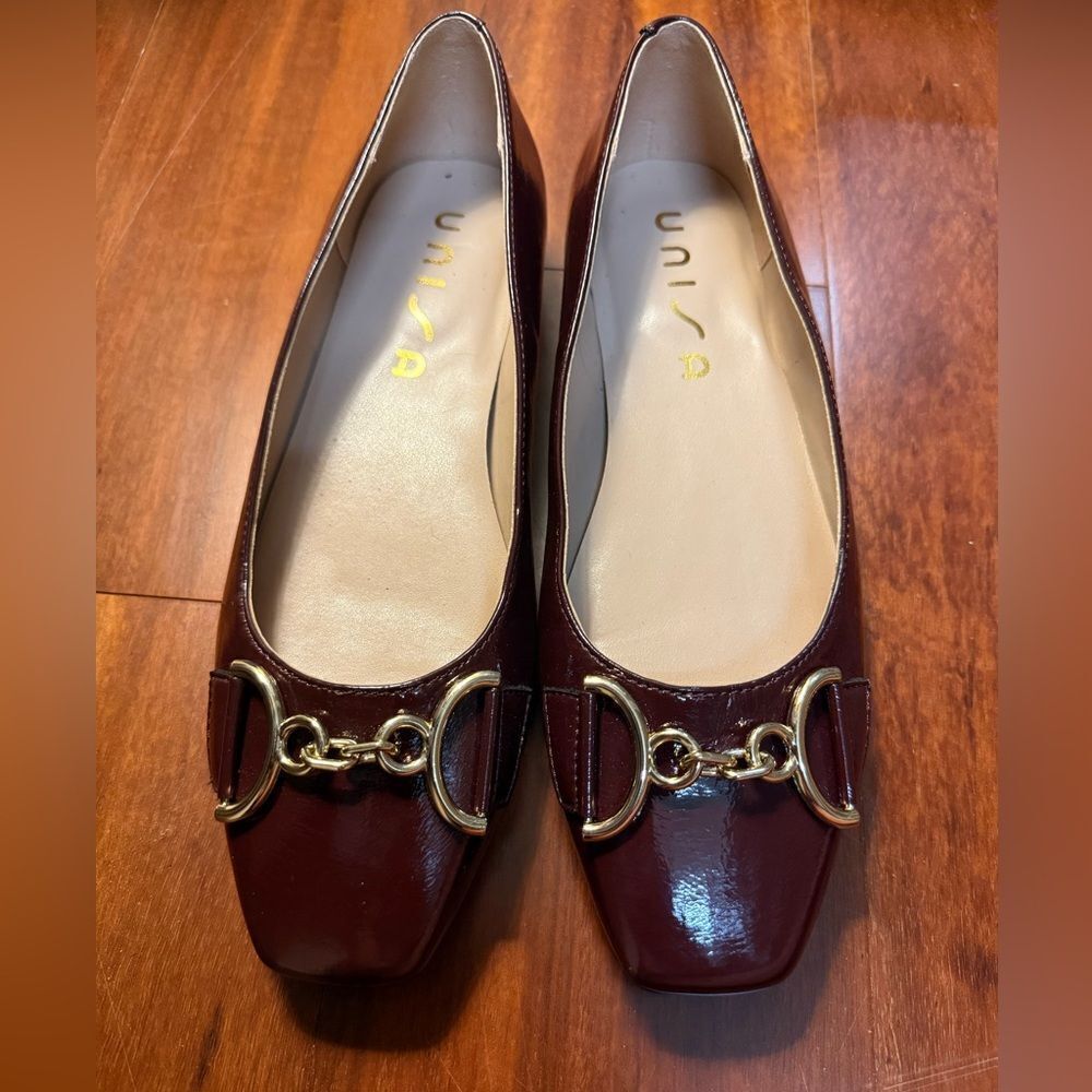 Unisa Women's Deep Red Loafers with Gold Detail Size 8.5